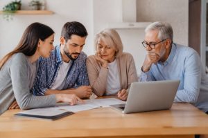 Biens en indivision : déclaration, fiscalité et solutions pour payer moins d’impôts