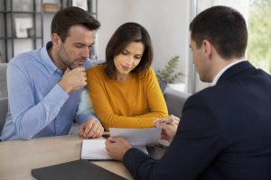 Gestionnaires de patrimoine en ligne : comment choisir le meilleur service pour optimiser vos impôts